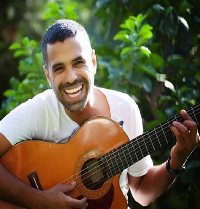 אורן והגיטרה שרים יחד פעילות מוזיקלית