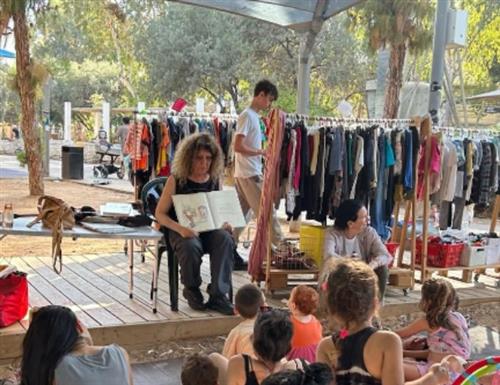 שעת סיפור בגן מאיר: הזחל הרעב