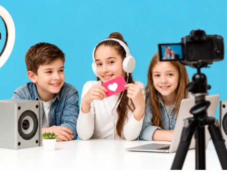 PLAY TALK תאטרון, יצירה ודיבור באנגלית
