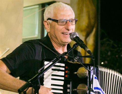 שרים בצוותא עם יהודה גרינבוים