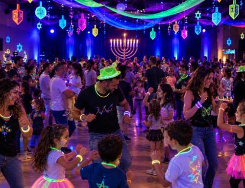 מסיבת ריקודים משפחתית באווירת חנוכה