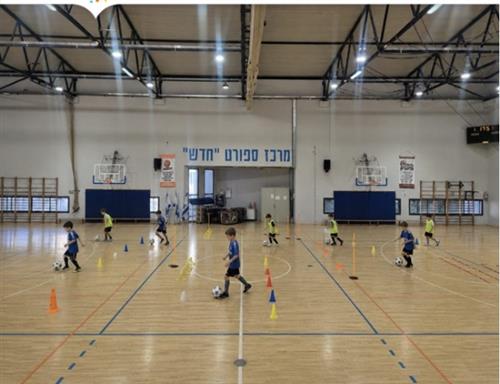אימון כדורגל לכיתות ב'–ד'