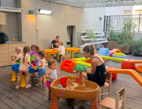 פינה בגינה