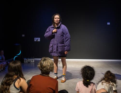 הצגת ילדים: "מצווה להיות בת"