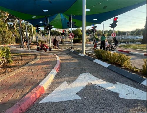 רוכבים בטוח ימי רכיבה שבועיים לילדים
