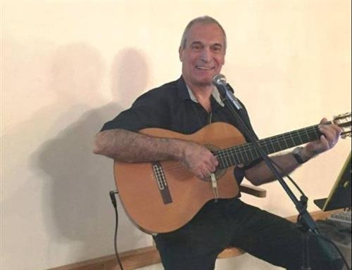 פתיחת קיץ-שירה בציבור משירי נעמי שמר