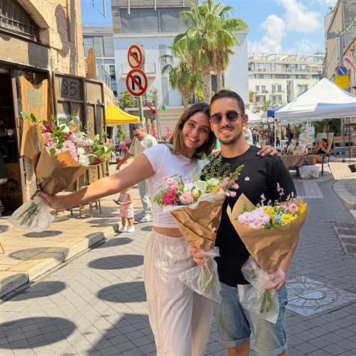 סוכות עם מוזיקה חיה בשוק היווני