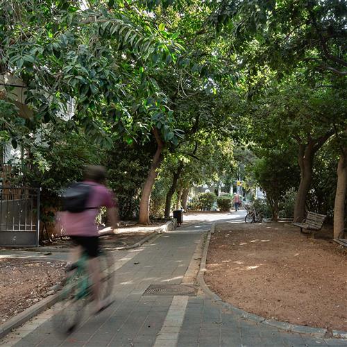 סיור אורבני בין גינות ומשעולים