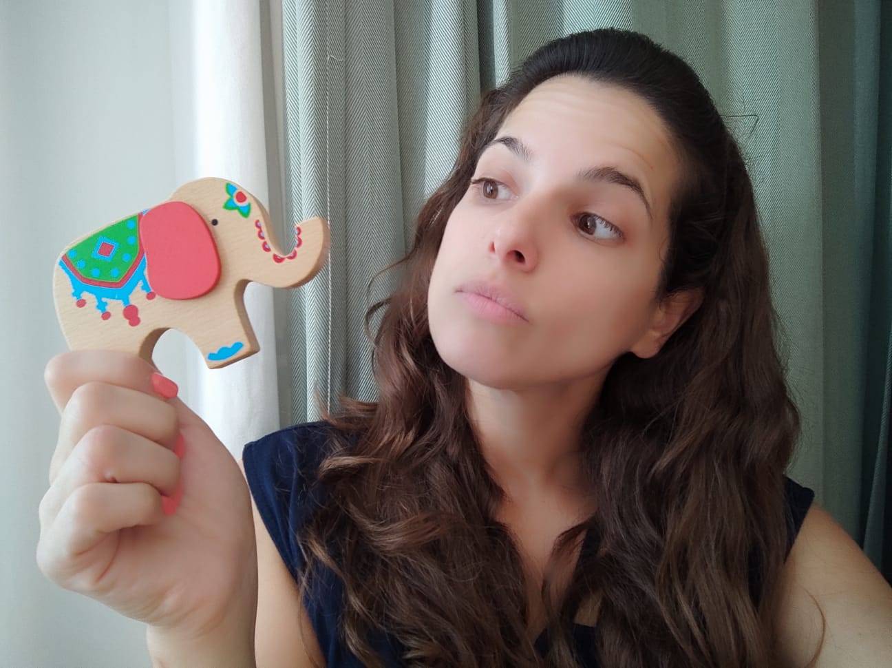 שעת סיפור תיאטרלית בסלון דובנוב