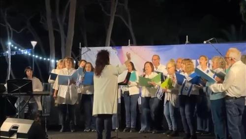 תרבות חמישי חופשי-נובמבר במיטשל: מקהלה